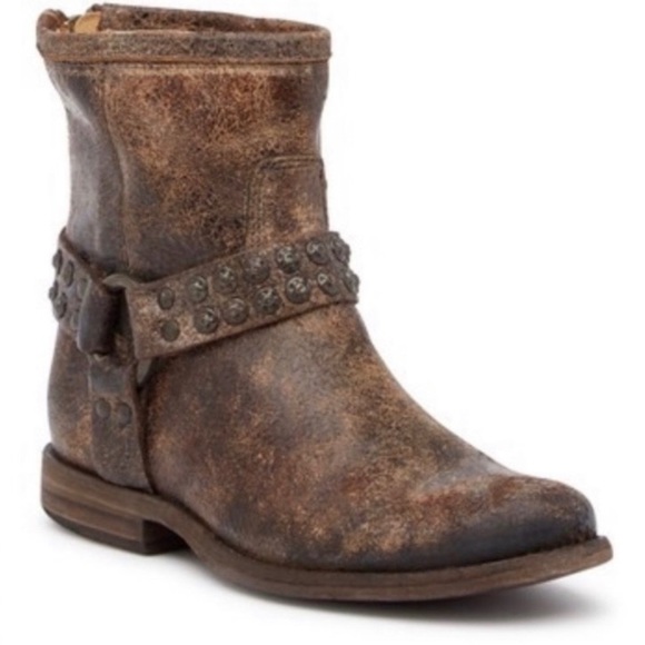 FRYE WOMEN'S PHILLIP STUDDED HARNESS BOOTS ROUND TOE Crackled Leather 9.5 Brown - Picture 1 of 15